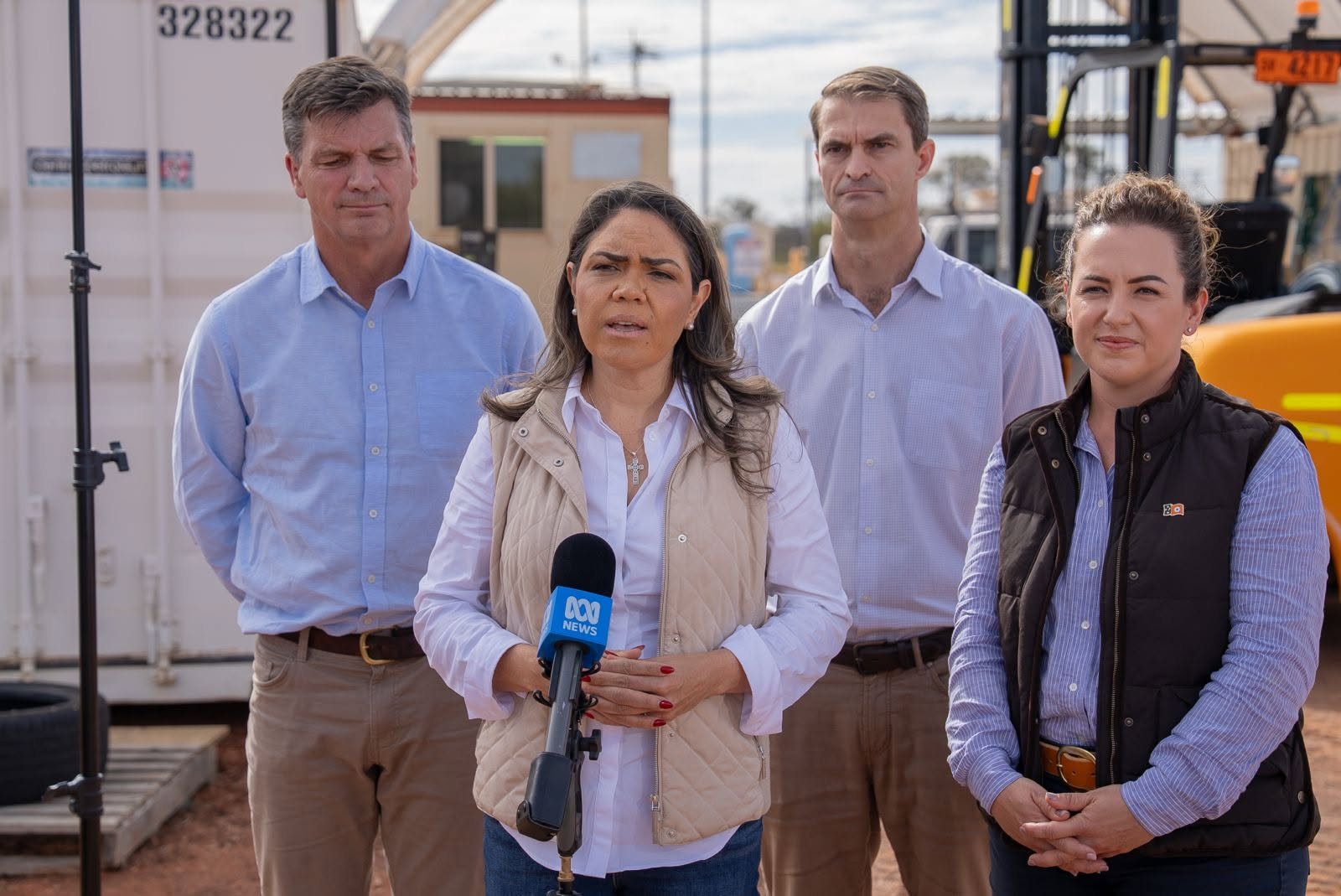 Price and Taylor renew calls for Indigenous spending audit after meeting with Kumanjayi Little Baby's family