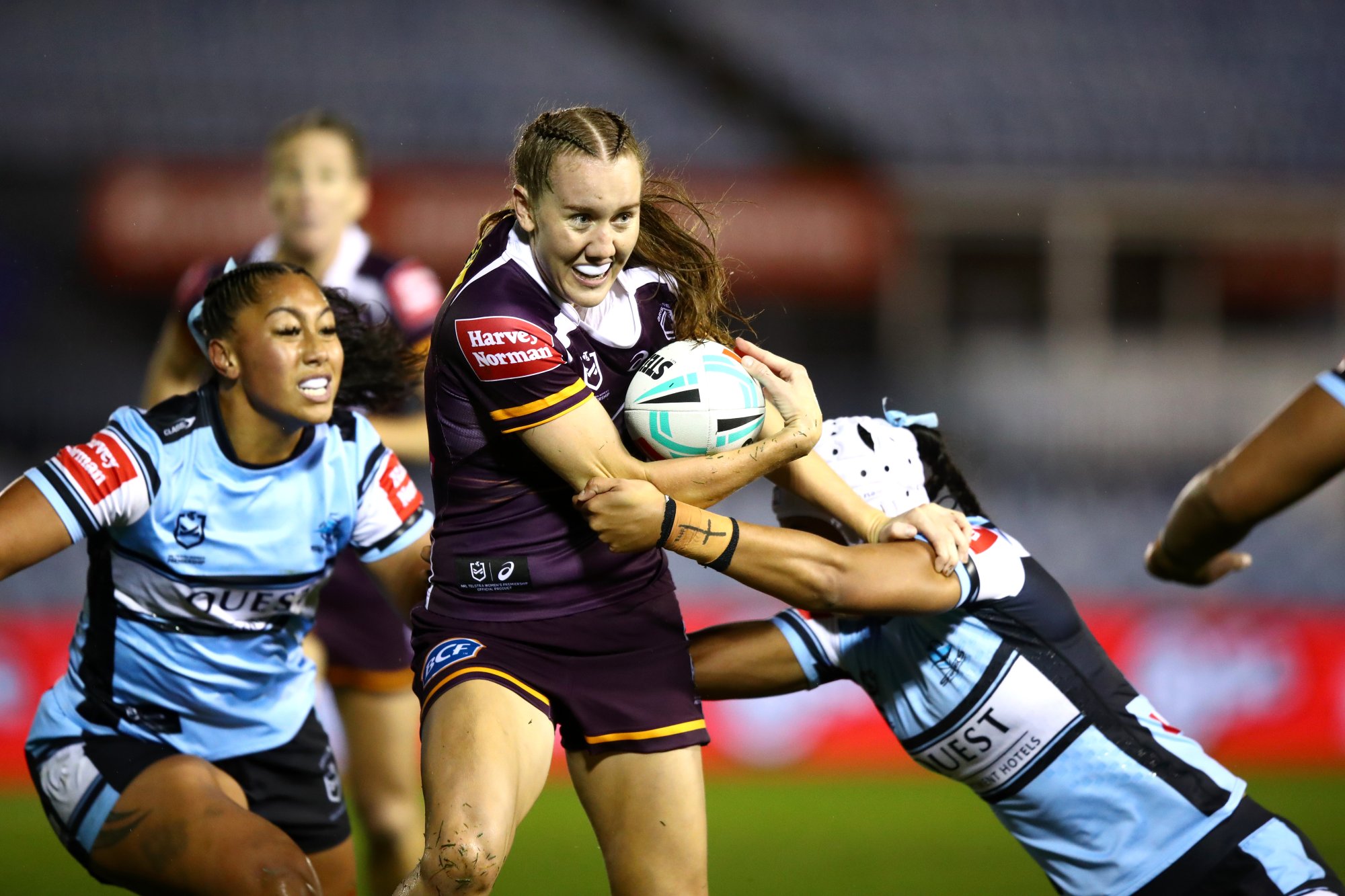 Upton's historic night helps Broncos feast on Sharks