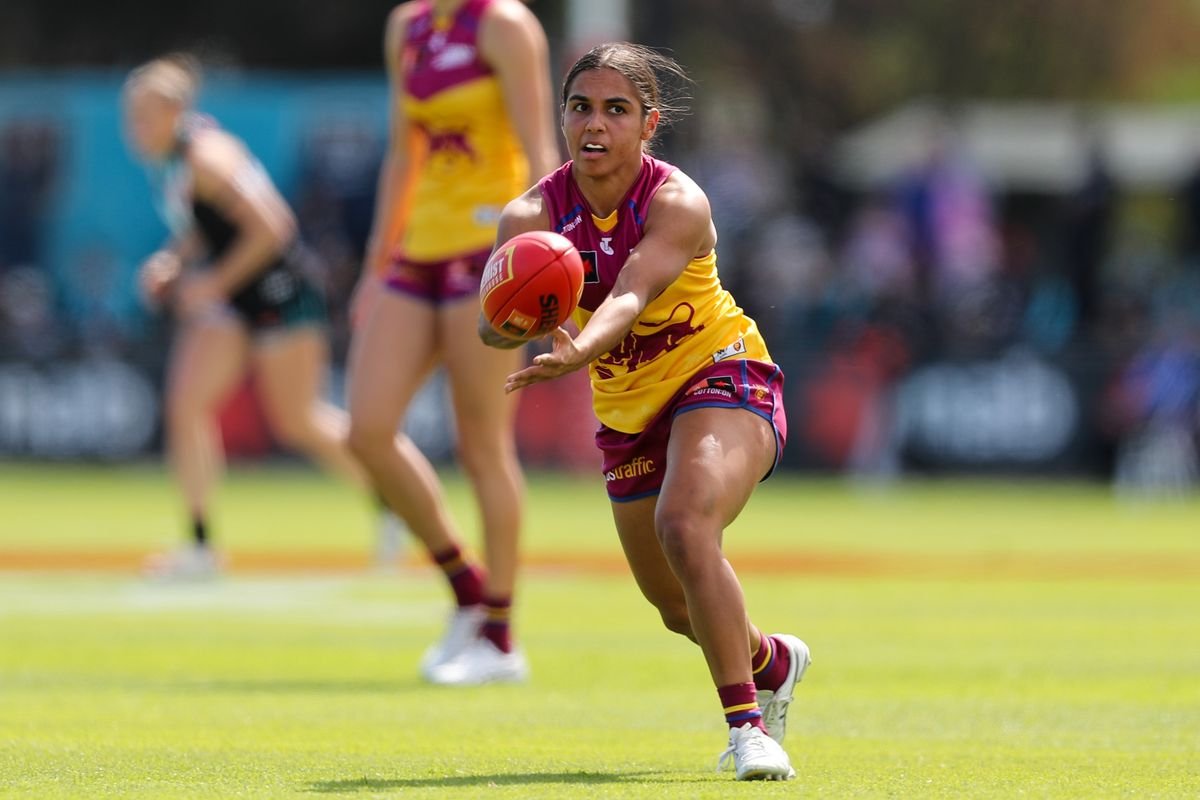 Premiership Lion announces pregnancy