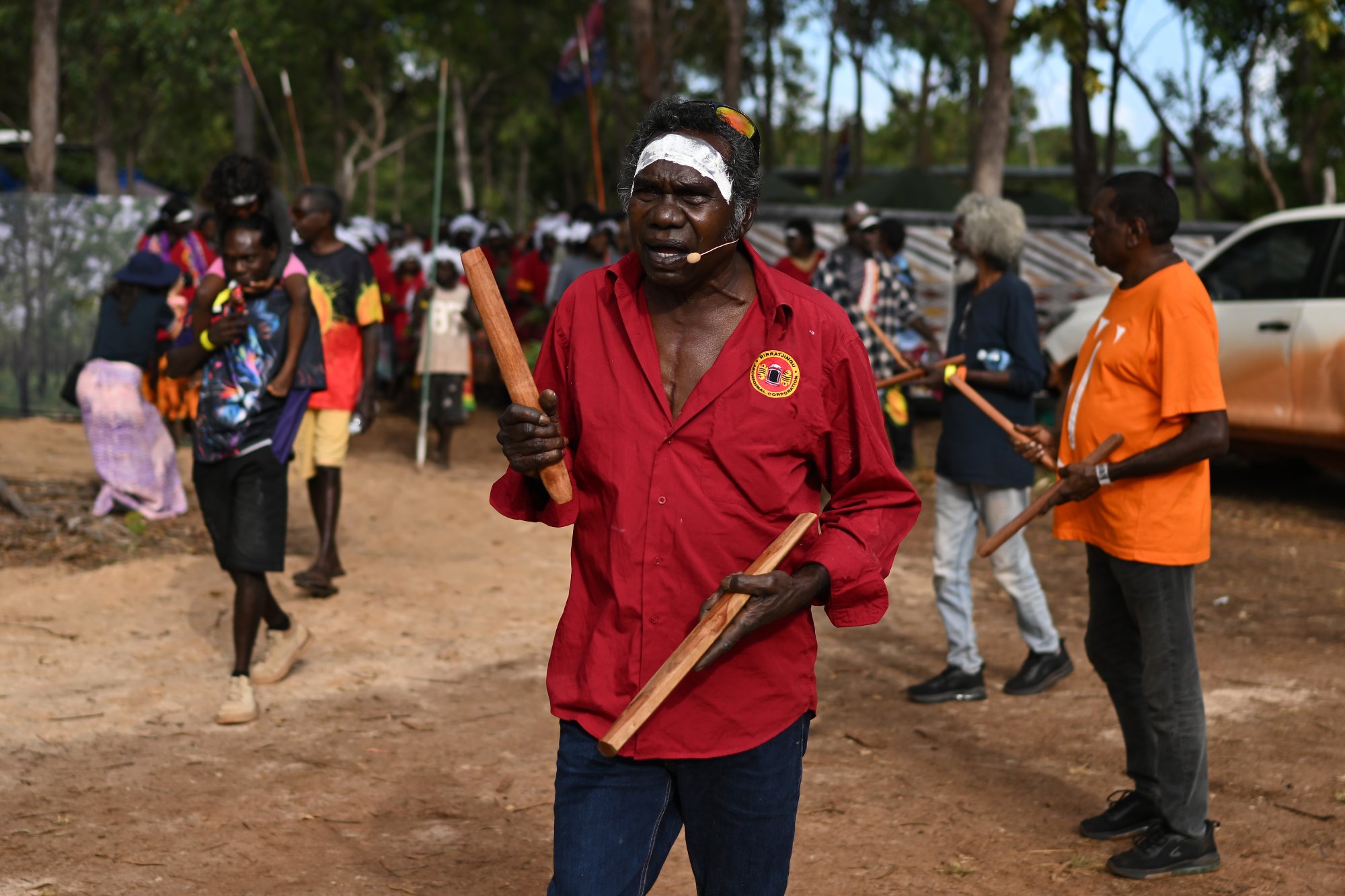 Rock star Elder hails Gove mining closure as land win