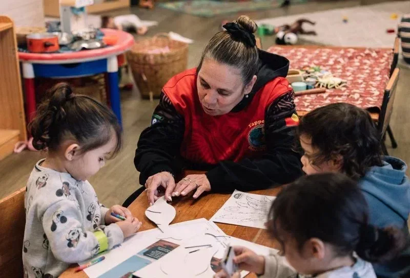 Peak body says early learning gains not translating into better outcomes for Indigenous children