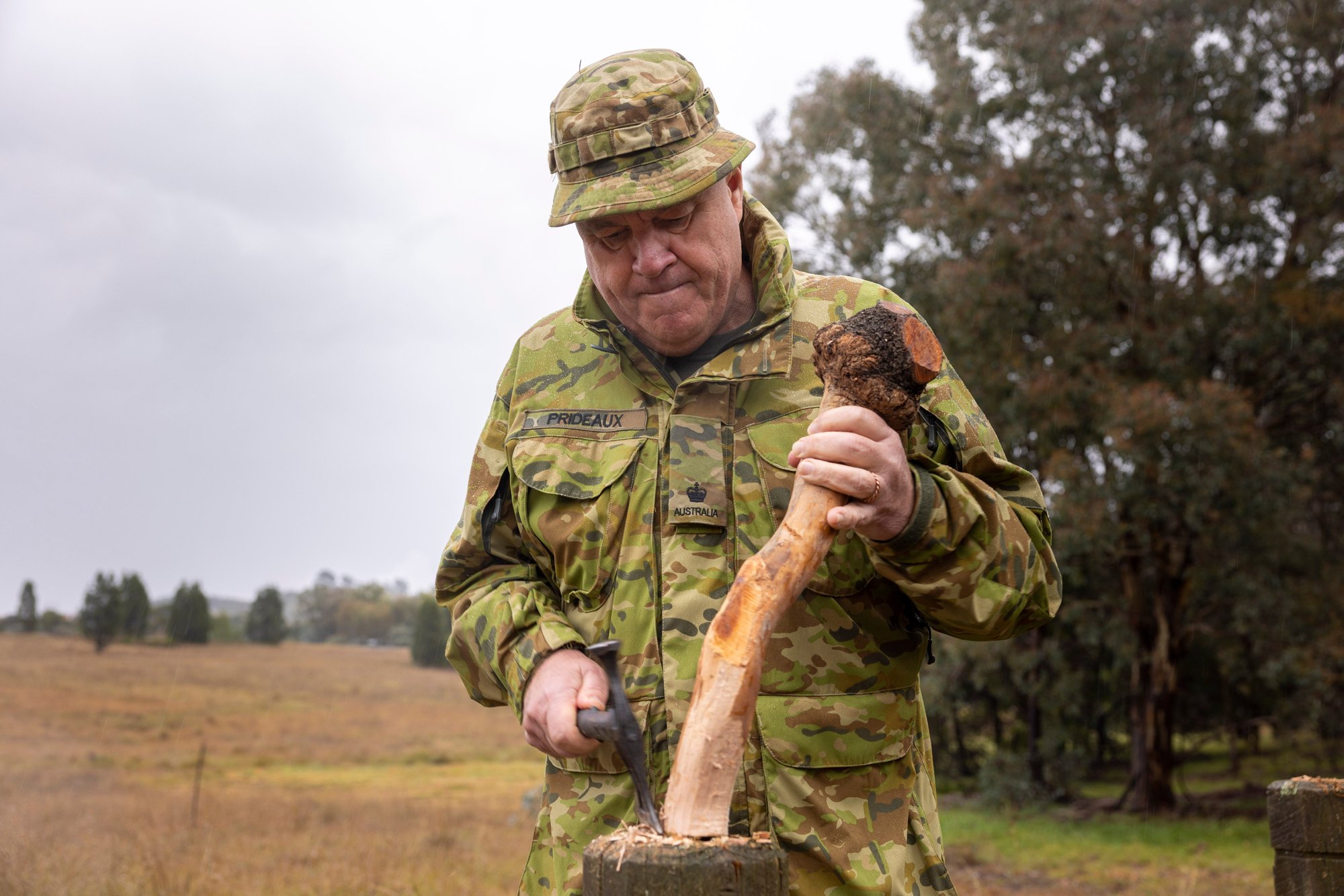 Diggers learn Indigenous weapon making in Canberra
