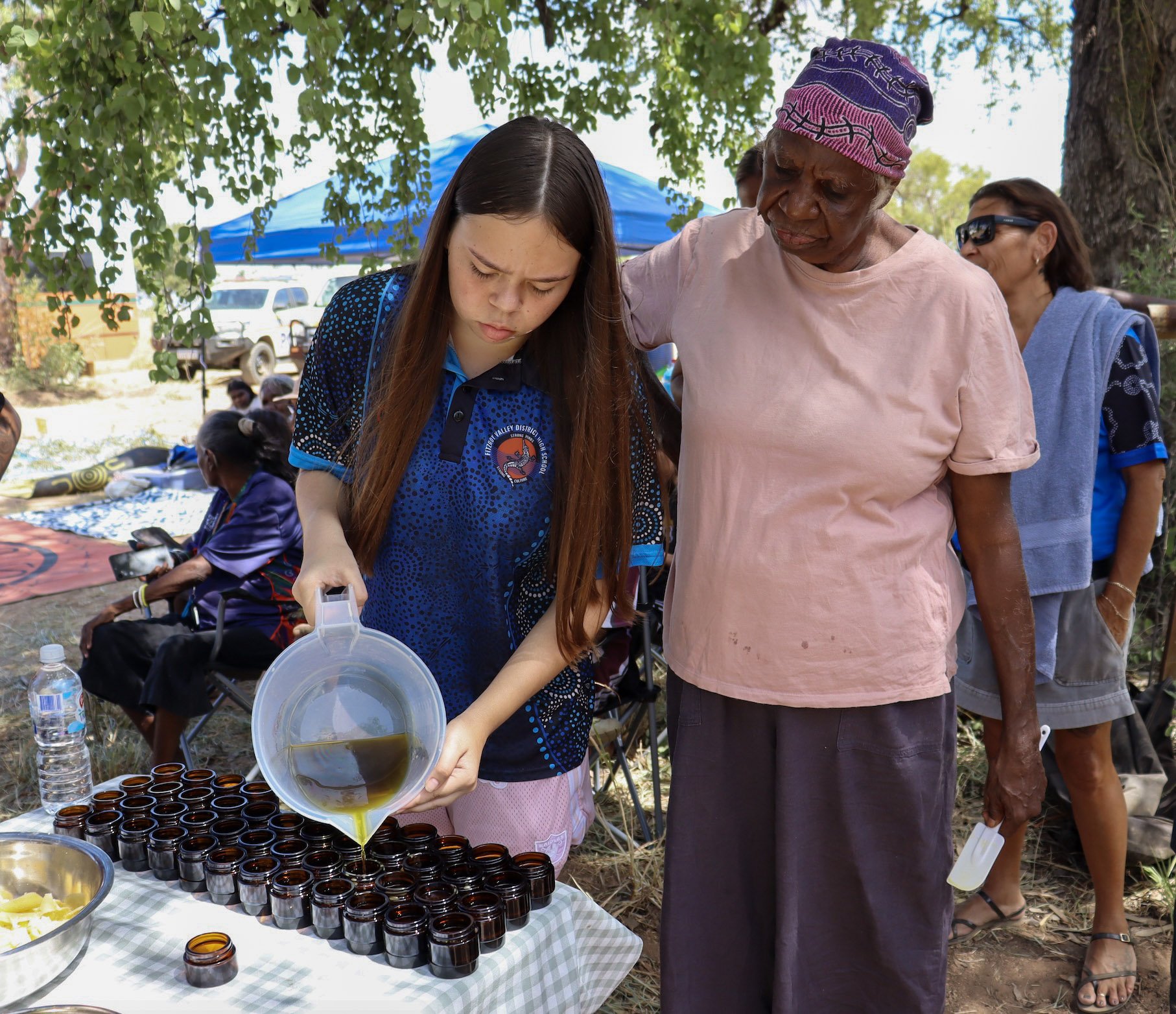 Fitzroy Valley women’s camp passes on bush medicine to next generation