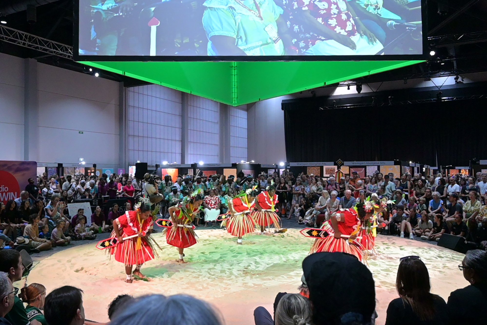 Fair marks 20 years as crowds show up for authentic art