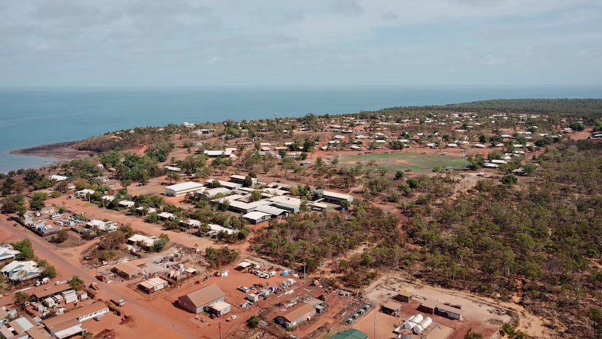 Yolŋu leaders condemn violence after teenage girl's death in Galiwin'ku