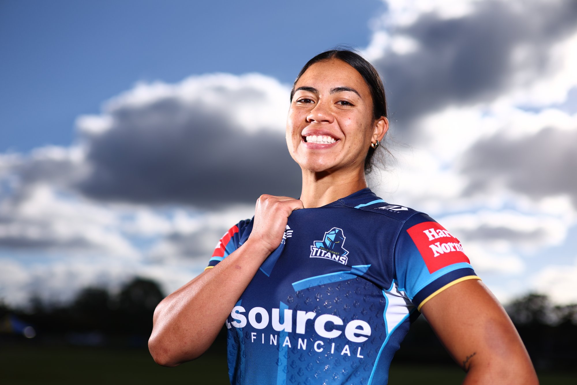 Love and hate drive Titans lock against Broncos