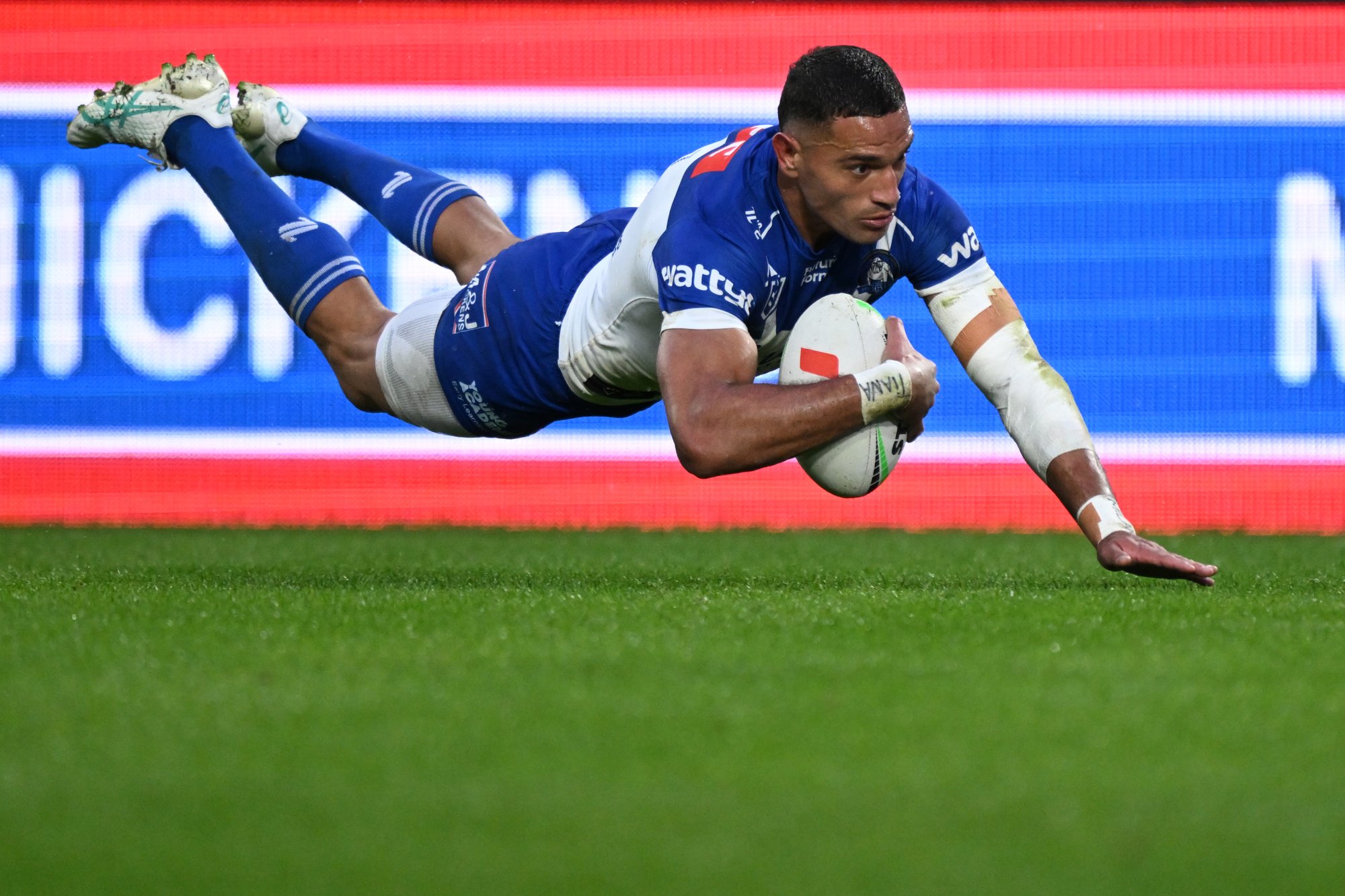 Bulldogs winger announces NRL retirement